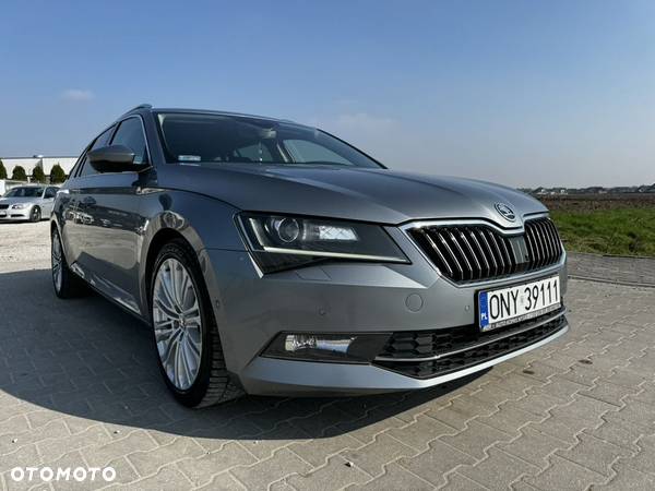 Skoda Superb Combi 2.0 TDI DSG Ambition - 9