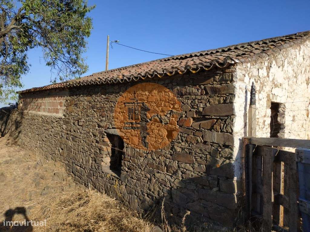 RUÍNA COM TERRENO E VISTA MAR NO MAGOITO EM ODELEITE - CASTRO MARIM - Grande imagem: 4/60