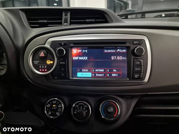 Toyota Yaris 1.0 Premium - 22