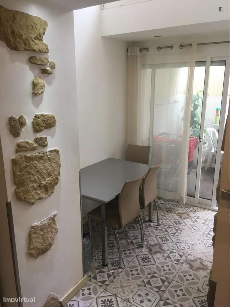 Quarto - localizado em Penha de França Lisbon - Grande imagem: 5/10