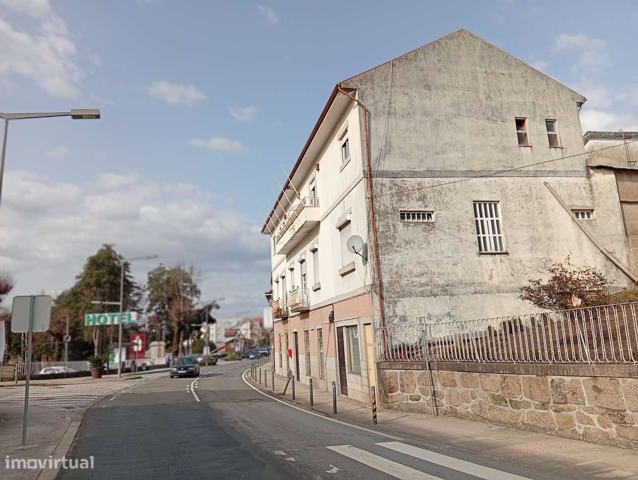Venda de prédio localizado centro das Termas São Vicente Penafiel-9