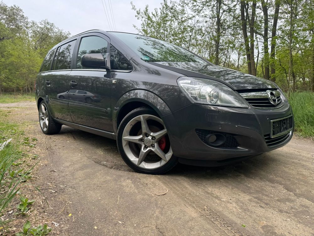 Opel Zafira B 1.8 Design Edition 2013