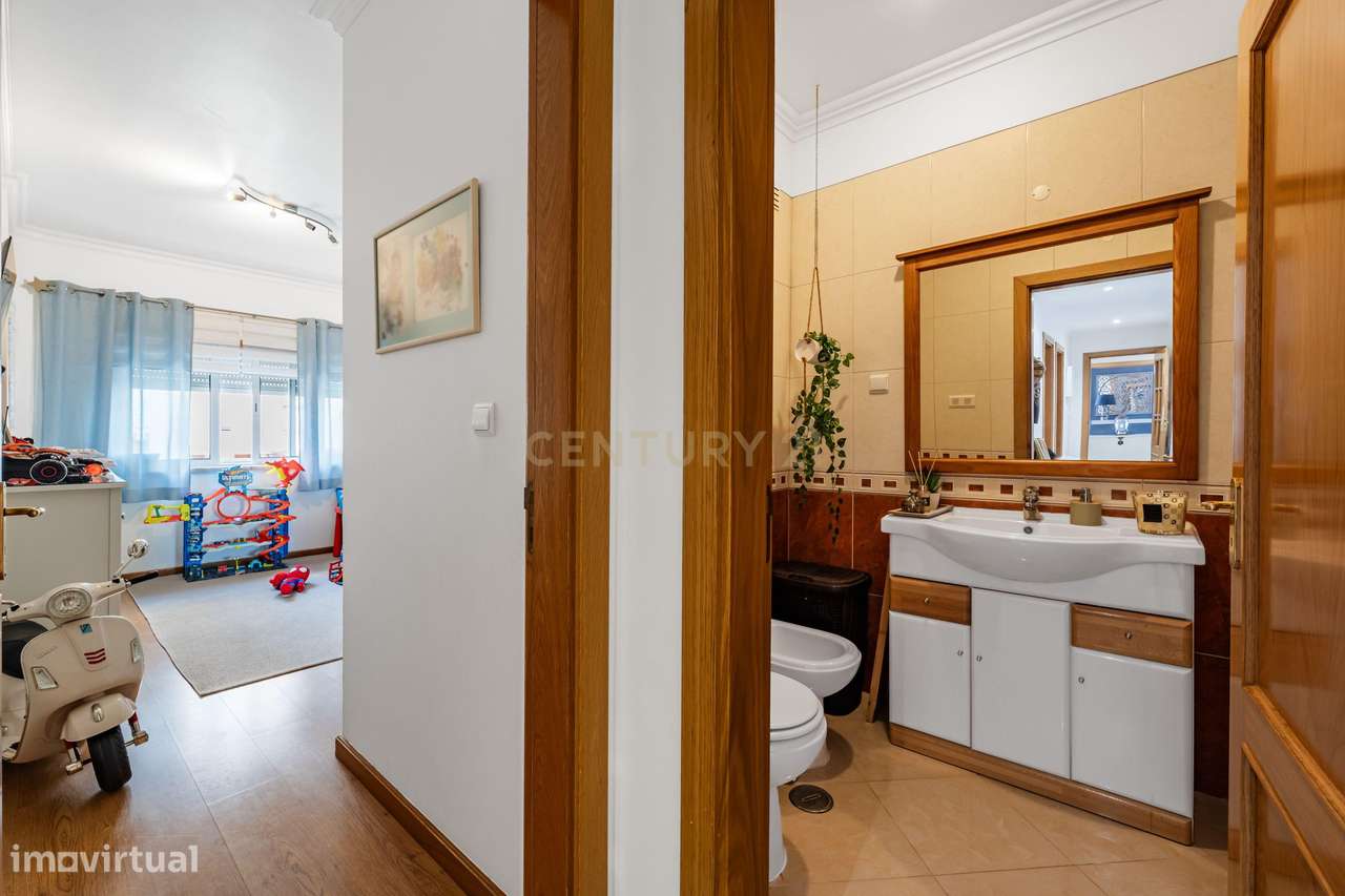 Apartamento T3 em Santa Marta do Pinhal / Corroios / Seixal.-20