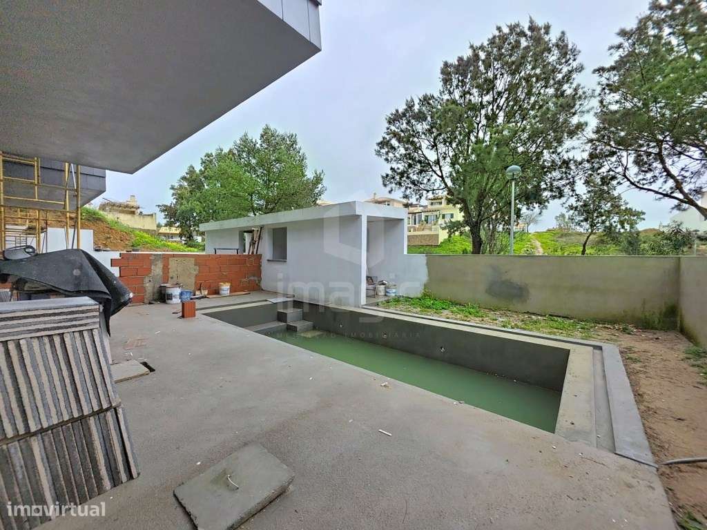 Moradia T3+1 Ericeira com piscina e jardim - Grande imagem: 4/31