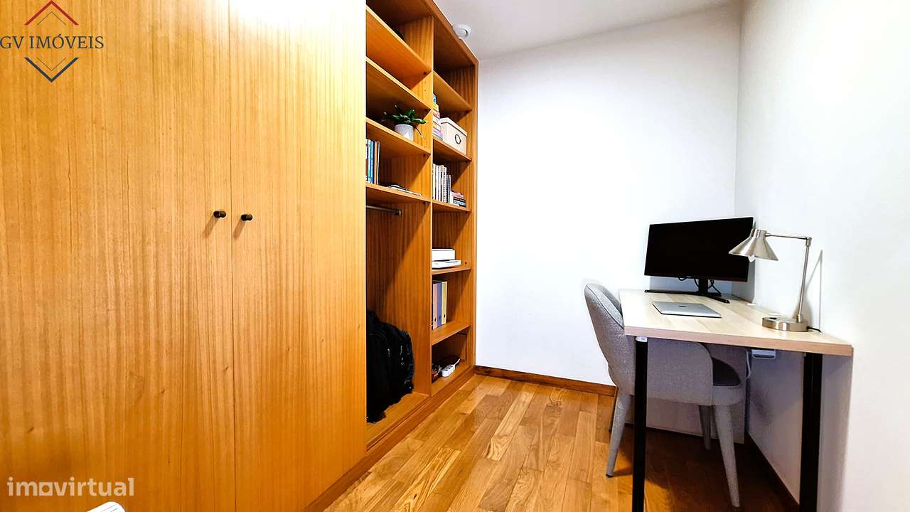 Excelente T1+1  Rua John Whitehead-21