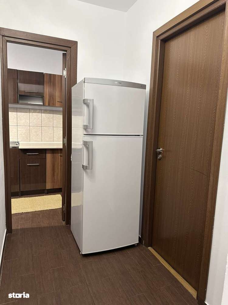 Apt. 2 cam Calea Victoriei, langa Ateneu, renovat, mobilat, bloc solid - Imagine principală: 5/17