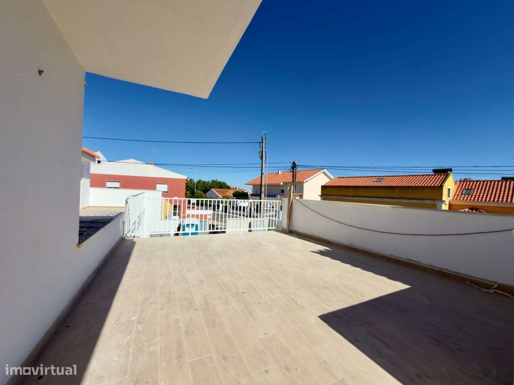 Apartamento T3 novo em Alcoitão com terraço, jacuzzi e garagem-2