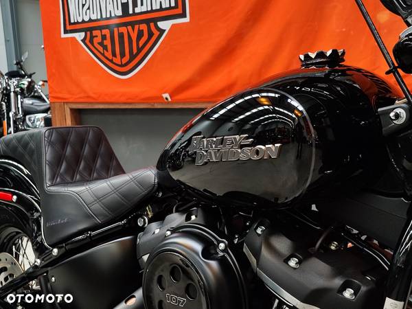Harley-Davidson Softail Street Bob - 12