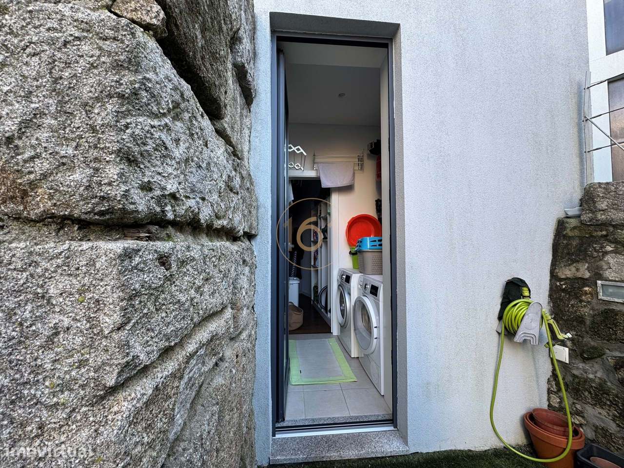 Moradia T3 para venda com logradouro em Lordelo do Ouro-26