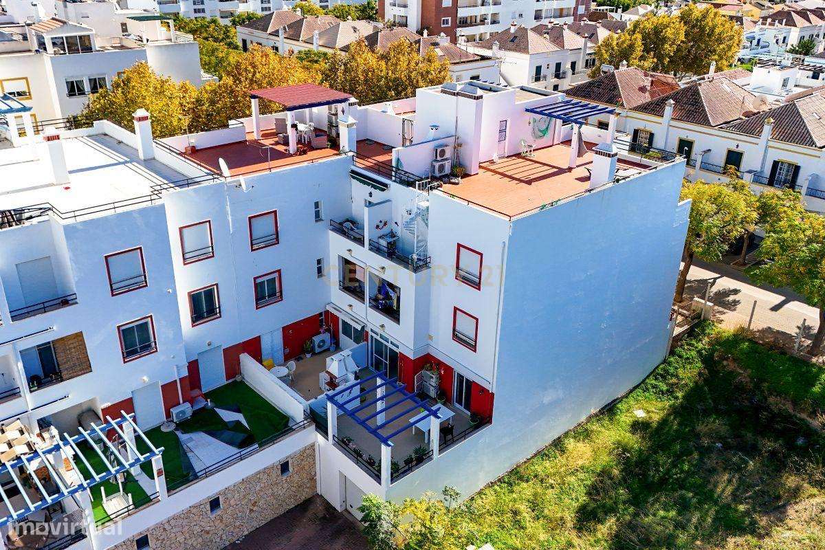 Apartamento T2 com Grandes Varandas e estacionamento no Mato Santo Esp-24