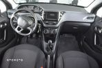 Peugeot 208 1.2 PureTech Style - 12