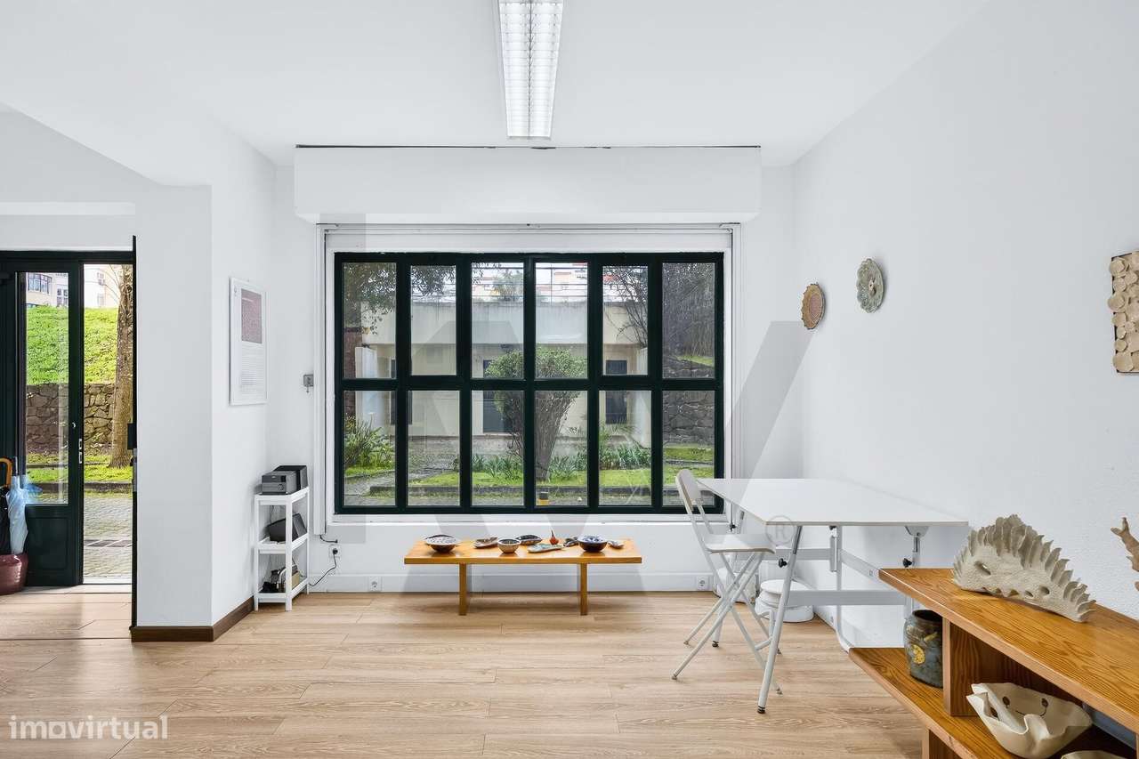 Atelier / Loja em Telheiras –40 m2 | Entrada Direta para a Rua | Zona - Grande imagem: 2/23