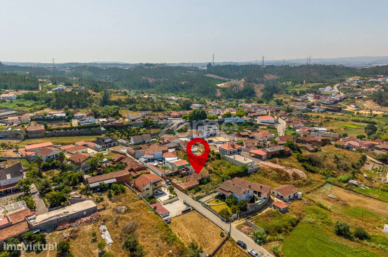 Moradia T2 || Para Reconstrução || Lote com 1.075m2-34
