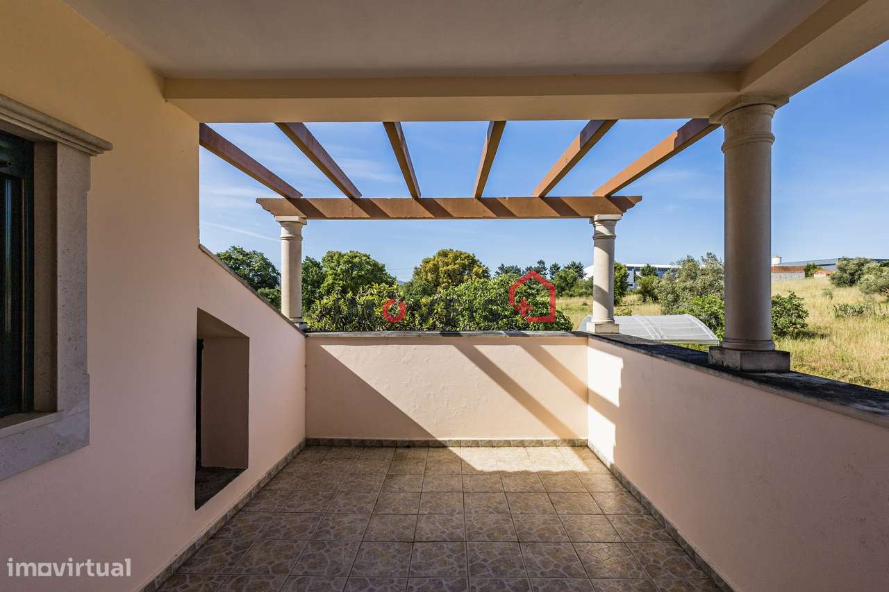 Moradia T5 - São Jorge-27