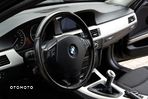 BMW Seria 3 318d Touring - 25