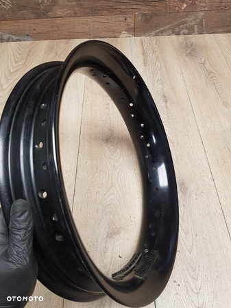 Felga rawka obręcz tył 16x3.00 Harley Davidson FXS Blackline - 4