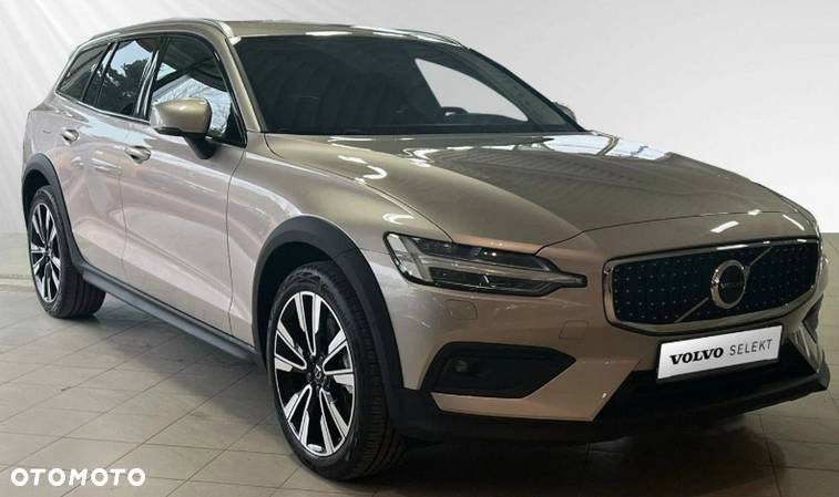 Volvo V60 Cross Country - 5