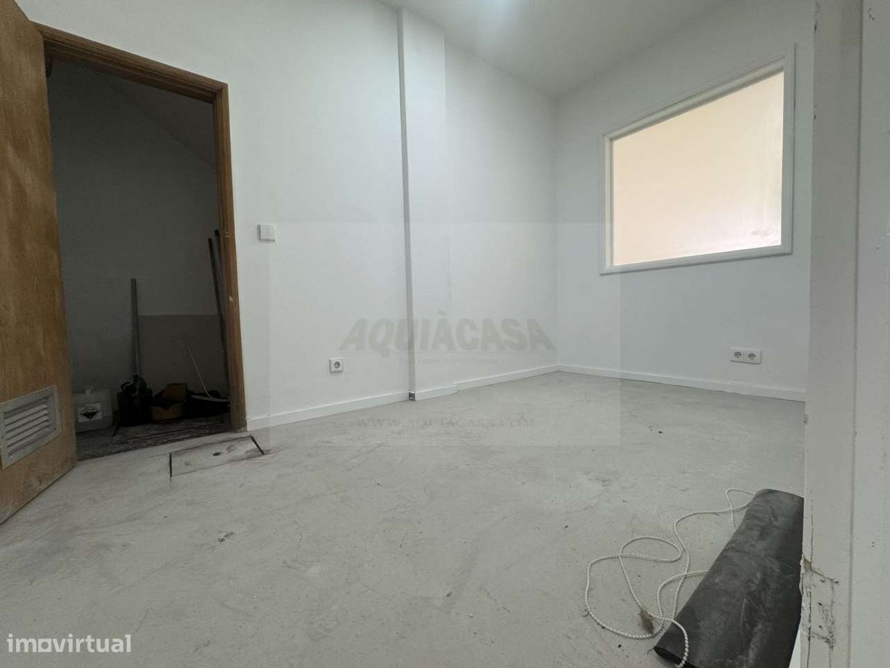 Loja de rua com Jardim/300m Metro Trindade/Baixa-10