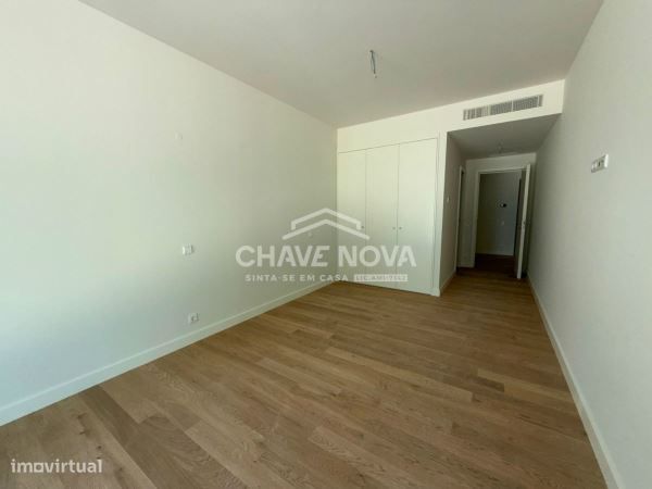 T1 Novo c/ Lugar de Garagem e Arrumo em Canidelo-14