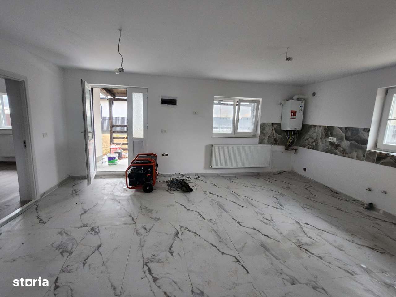 Casa In Hemeius Cu 3 Dormitoare - Imagine principală: 4/13