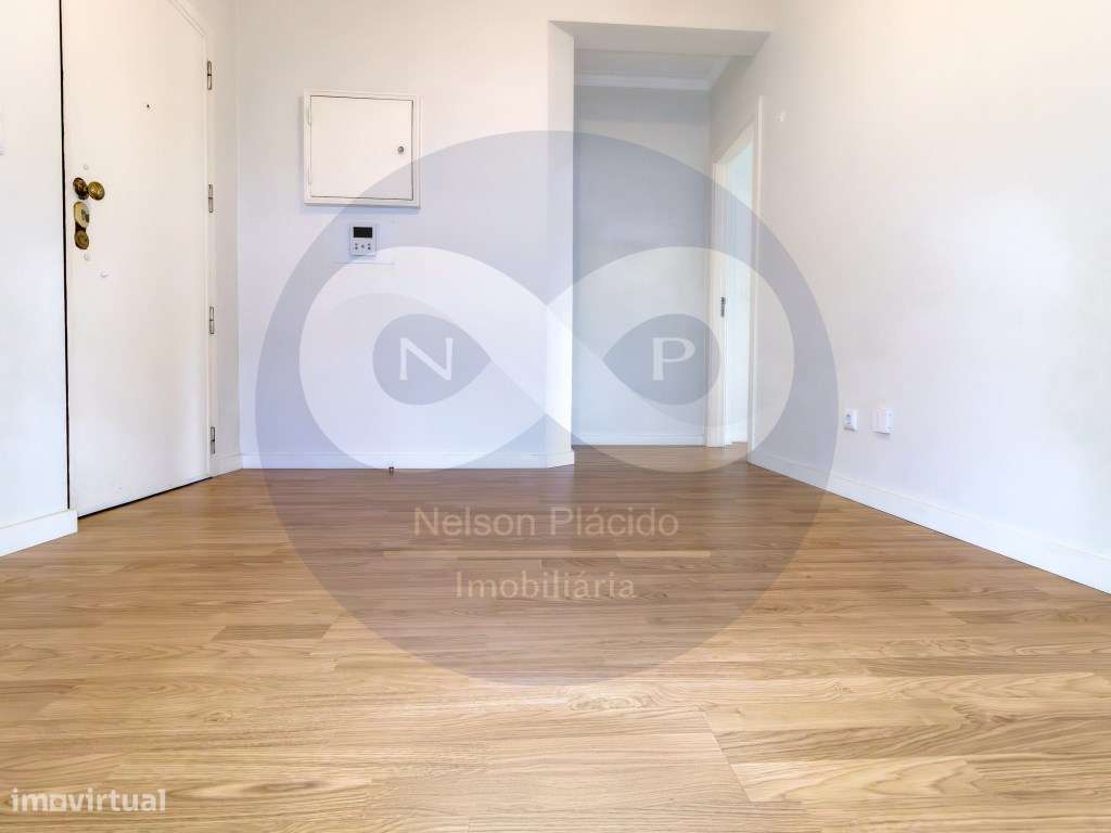 T1 c/ Lareira, excelentes Áreas, Massamá, junto á Mercadona. - Grande imagem: 2/21