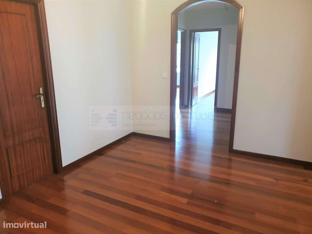 Apartamento T3 - próximo ao Braga Parque, com lugar de garagem-26