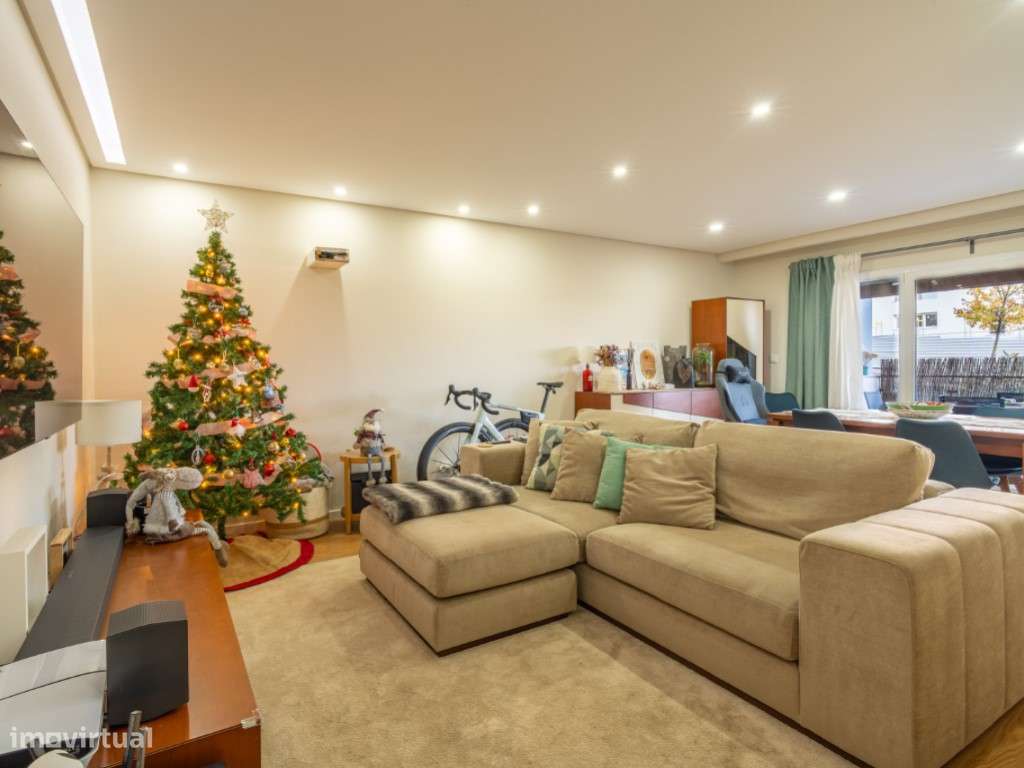 T2 com Suíte, Garagem e 2 Terraços no Empreendimento SolVillas na P... - Grande imagem: 1/28