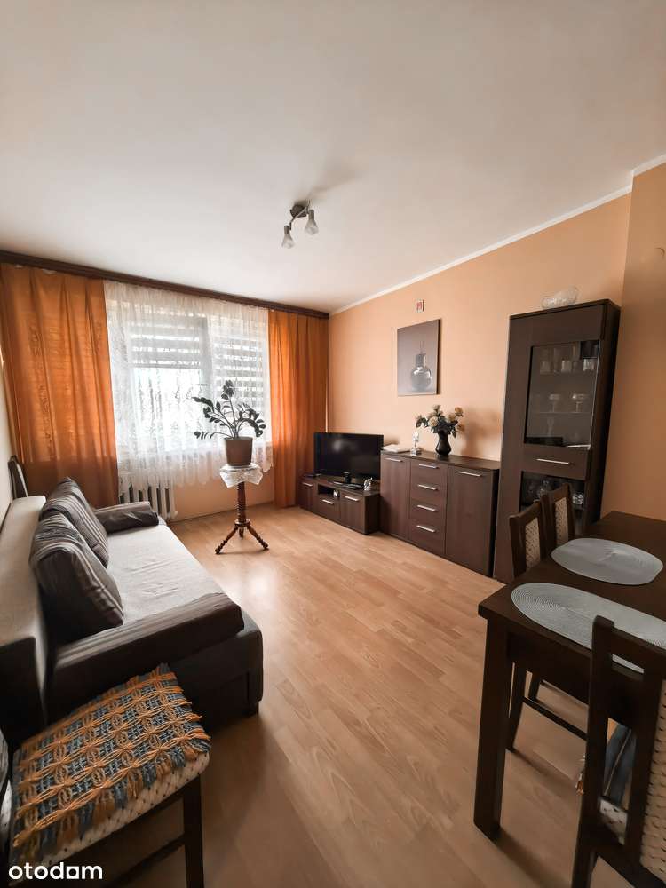 Trzypokojowe mieszkanie przy ul. Bielskiej-0