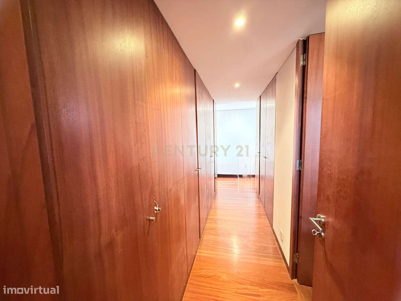 Moradia T3 com suite master, em condomínio de prestígio – Estrada Real-37