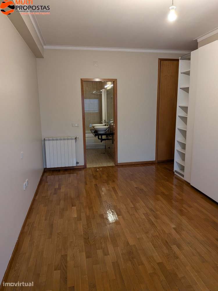 T2 C/ TERRAÇO - S. VICENTE (D.DIOGO)-35