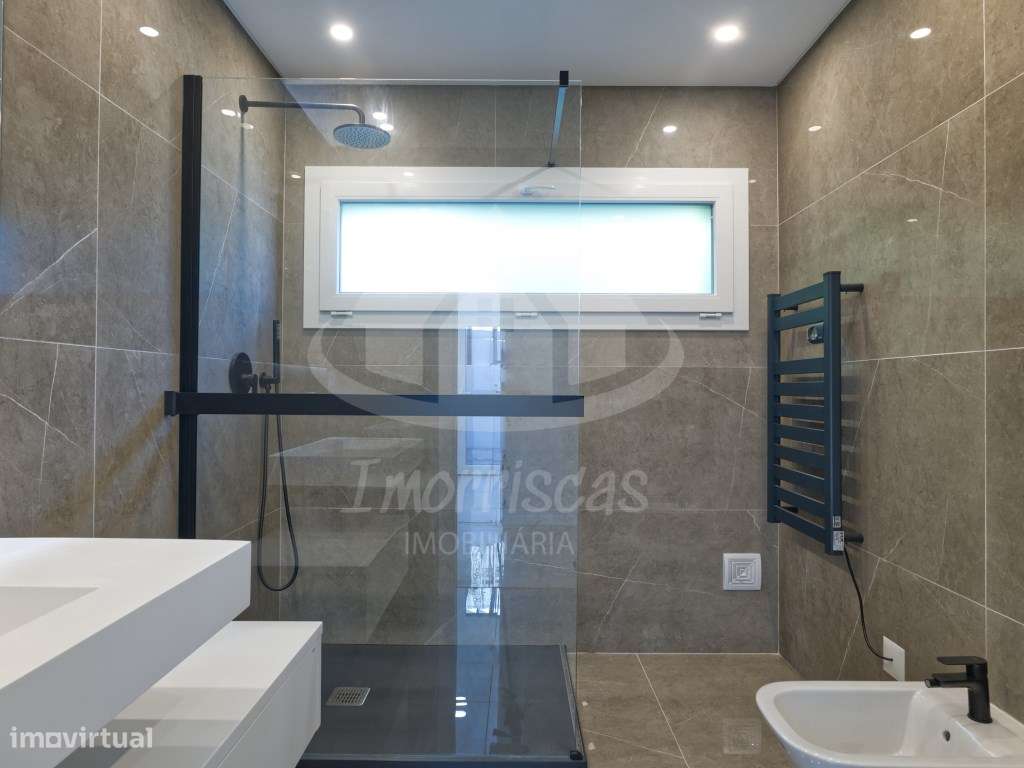 Moradia V4 Nova de Luxo com Rooftop e Vista Rio | Santa Iria de Azóia-34