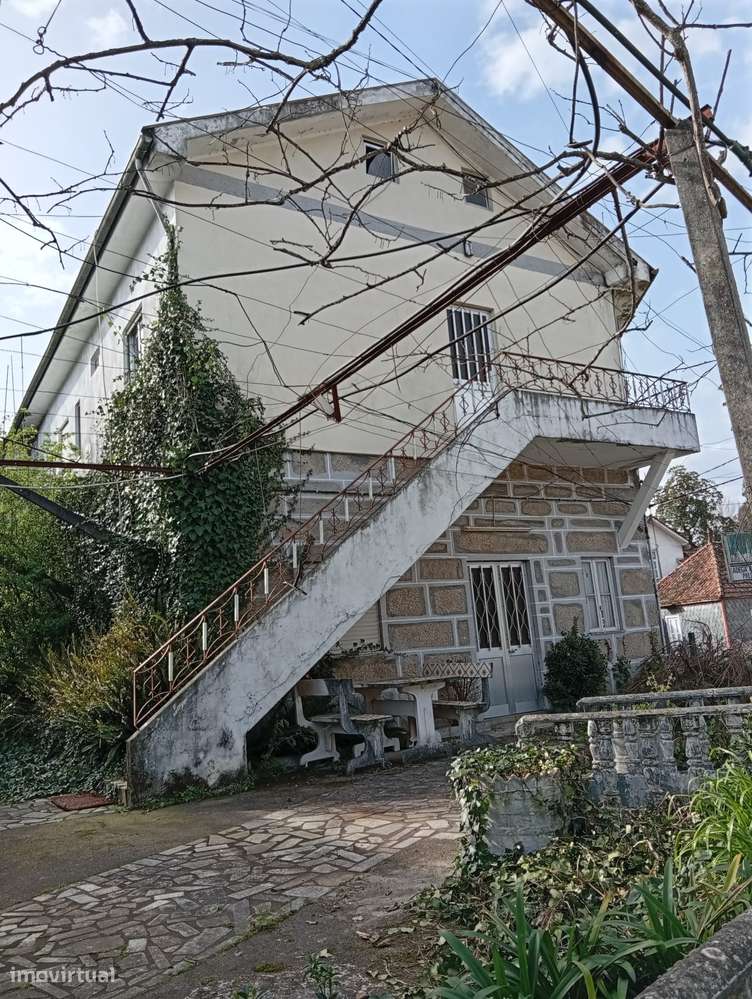 Venda de prédio localizado centro das Termas São Vicente Penafiel-14