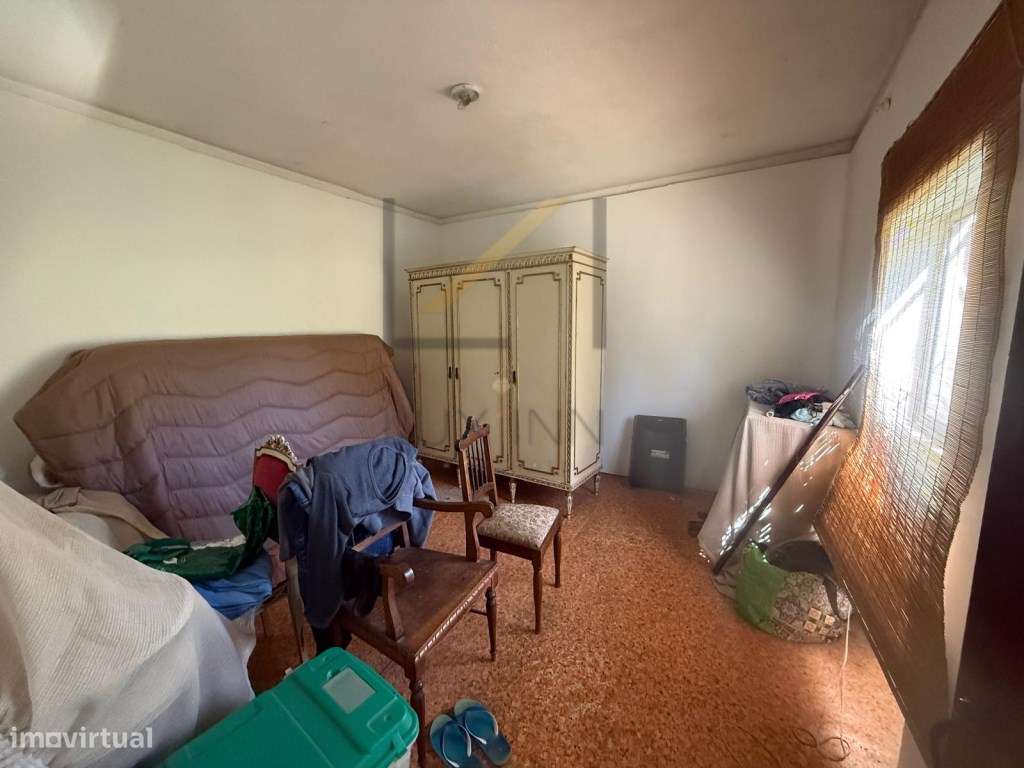 Terreno Urbano com 412m2 e pequena moradia edificada-20