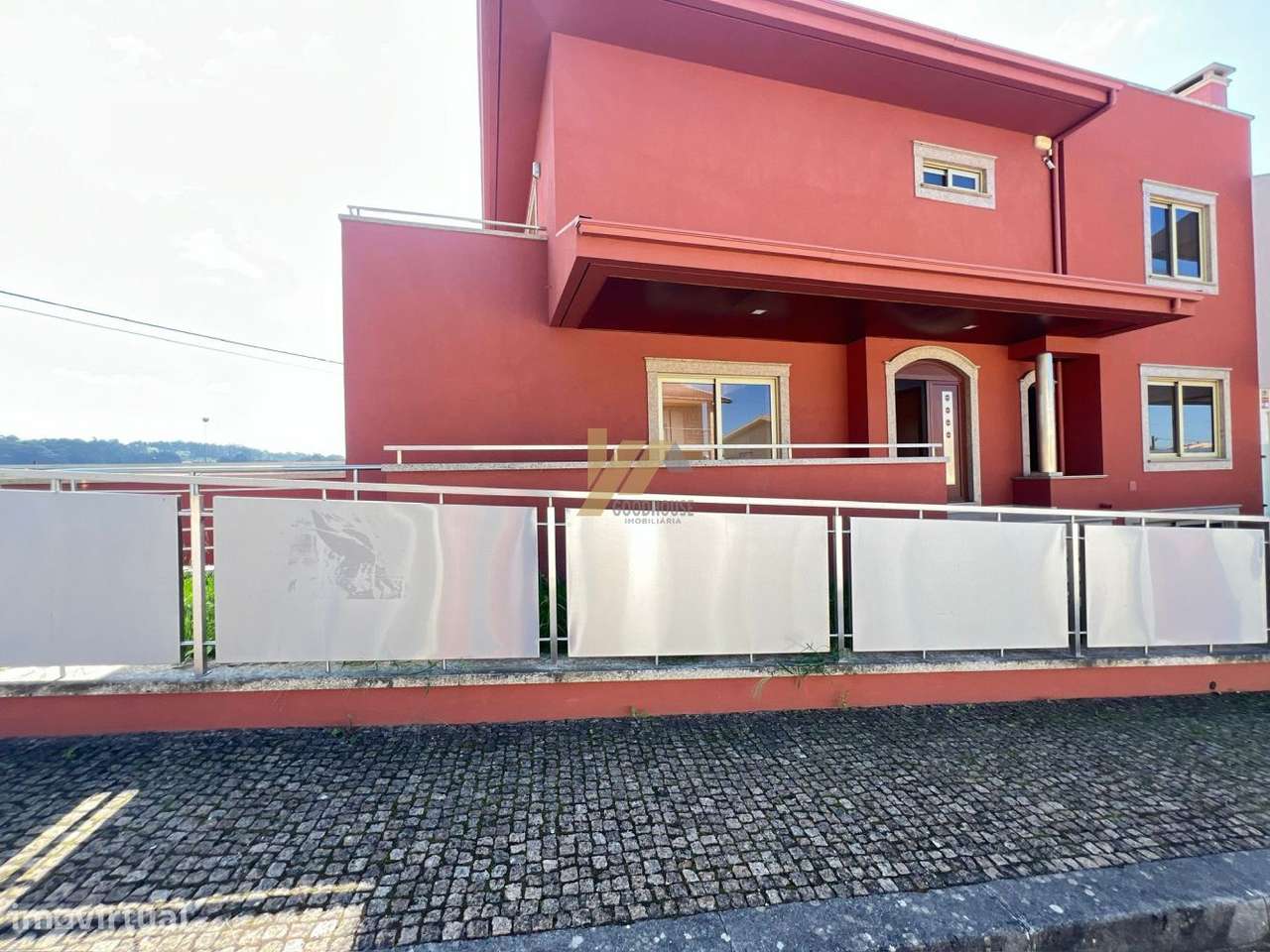 Moradia T5 com elevador, jacuzzi, balneários e muito mais - Grande imagem: 5/45