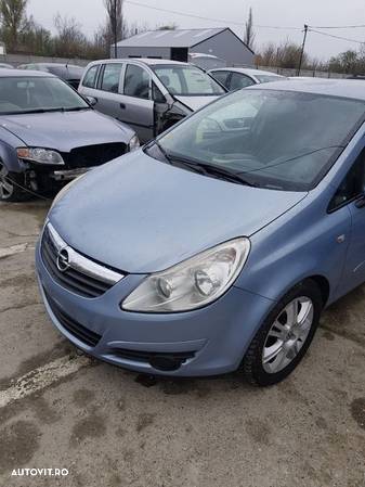 Dezmembram Opel Corsa D 1.2 benzina , an fabr. 2007 - 1