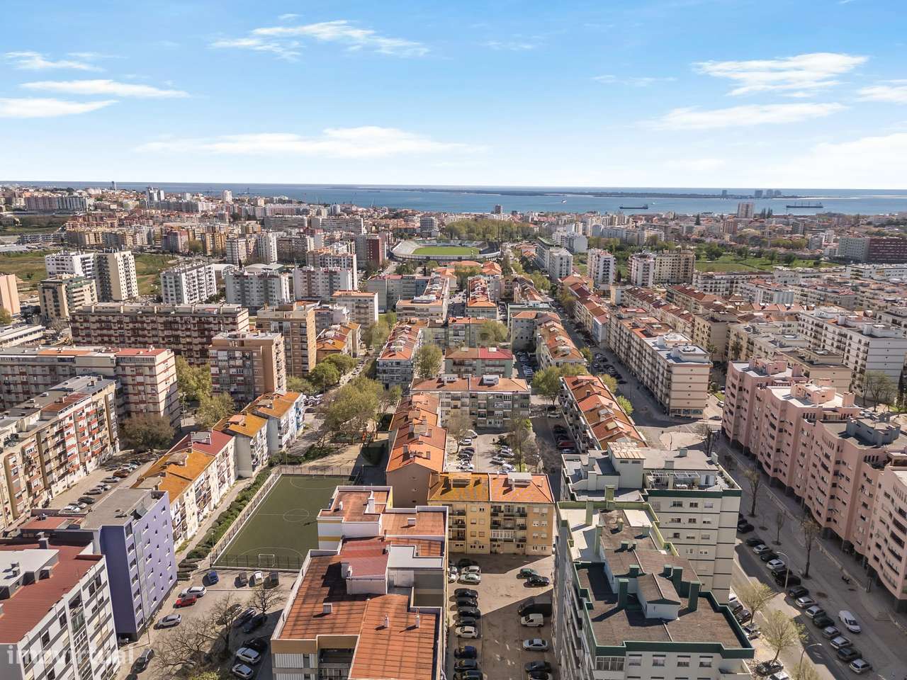 Espaçoso Apartamento T3 Totalmente Renovado em prédio com elevador no-38