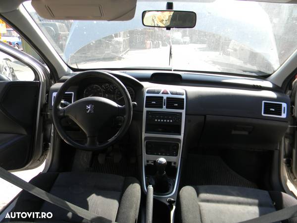 Dezmembrari  Peugeot 307  2000  > 0000 1.6 HDi 110 Motorina - 28