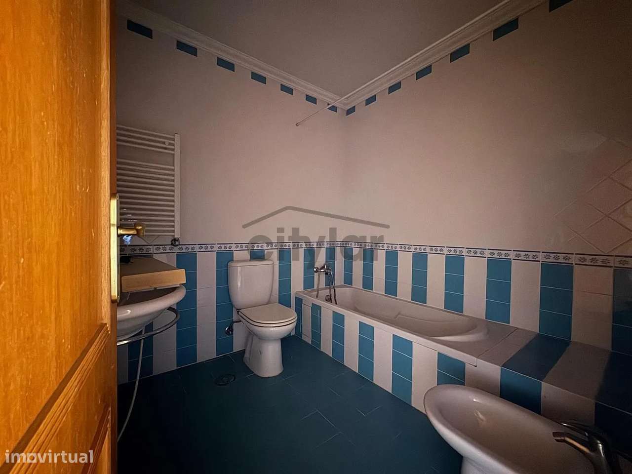 Moradia T4 em Alfeizerão – Conforto, Espaço e Qualidade de Vida!-12