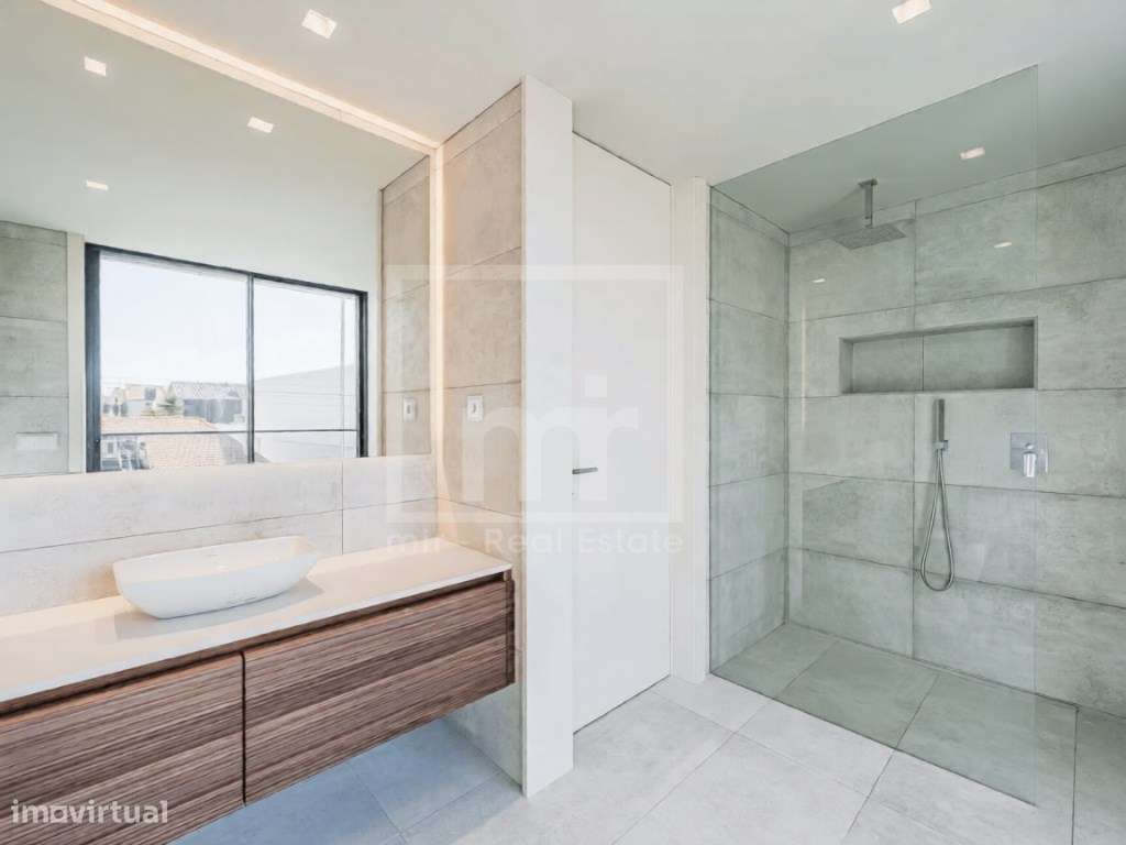 Moradia T3 com Vista Mar e Terraço Panorâmico Rooftop-18