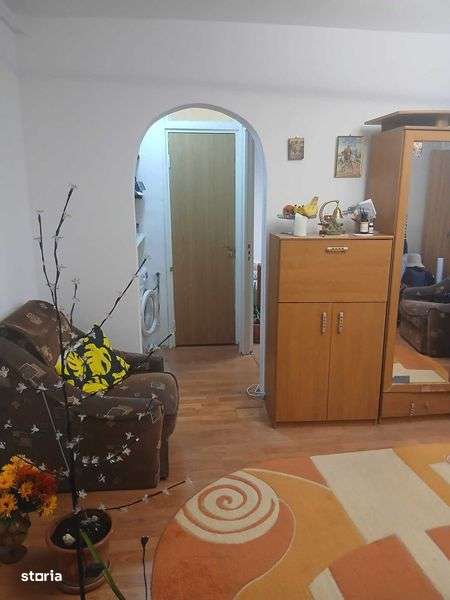 Vand apartament 2 camere