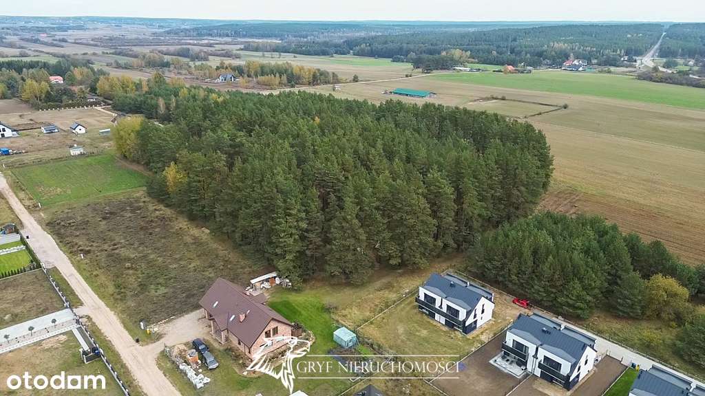 -Przestronny dom z dwoma garażami w otoczeniu lasu-9