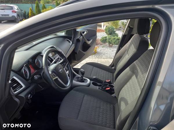 Opel Astra IV 1.7 CDTI Cosmo - 19