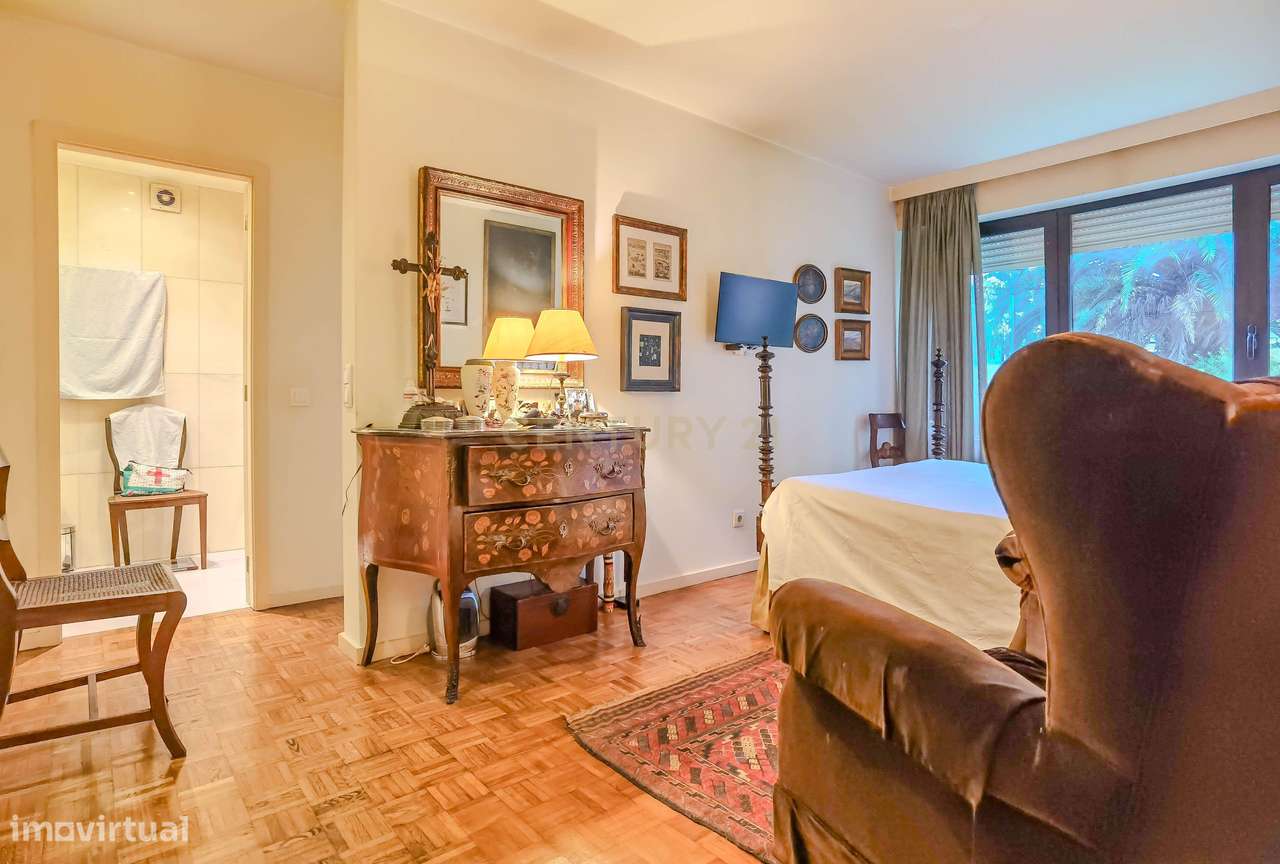 T4 espaçoso na Foz do Douro - VENDA COM USUFRUTO VITALÍCIO - Grande imagem: 4/60