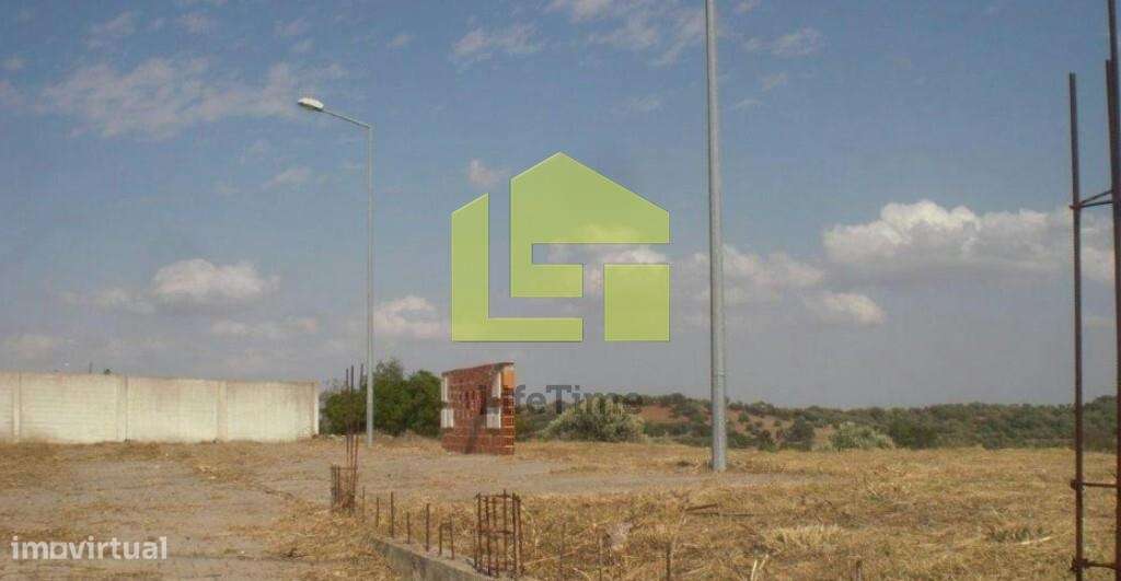 Prédio Urbano no Alvito - Grande imagem: 5/6