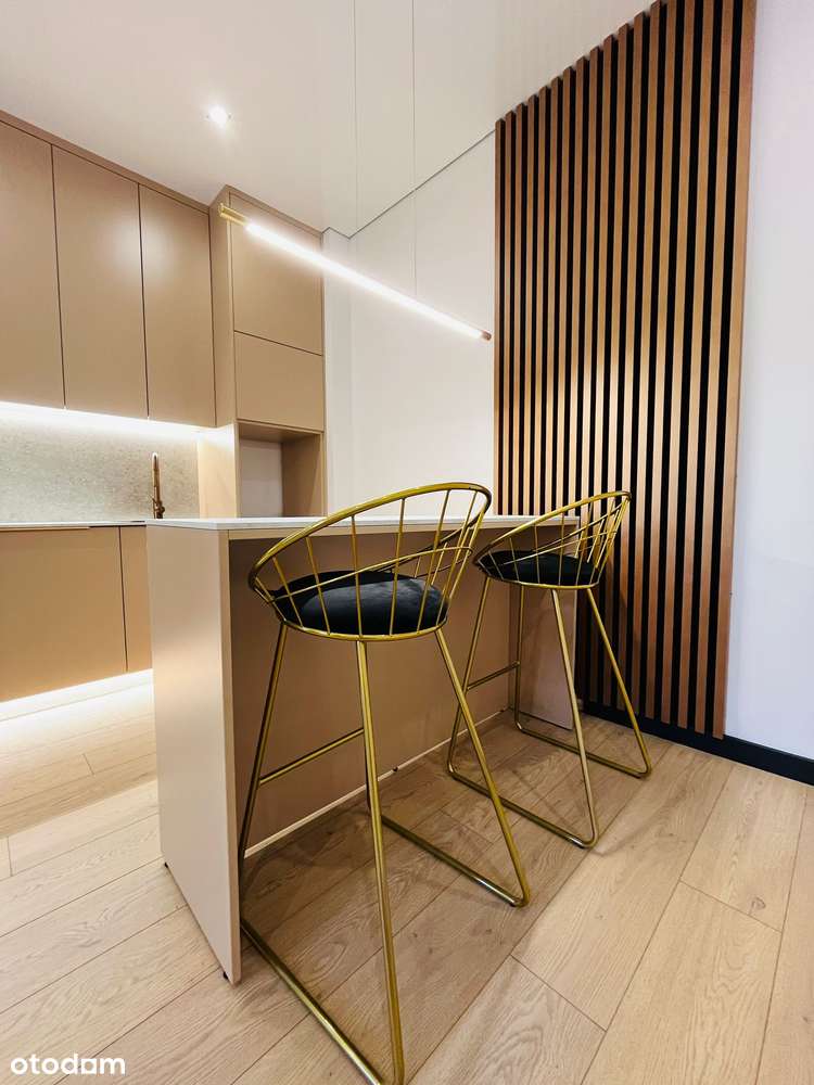 Ustawna kawalerka po remoncie w kamienicy – gotowa do zamieszkania-2