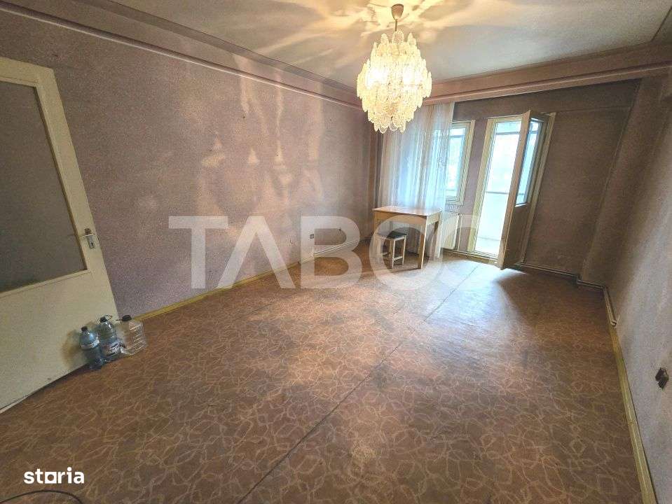 Apartament decomandat 4 camere 4 balcoane 2 bai etaj 1 Central Sibiu - Imagine principală: 3/19