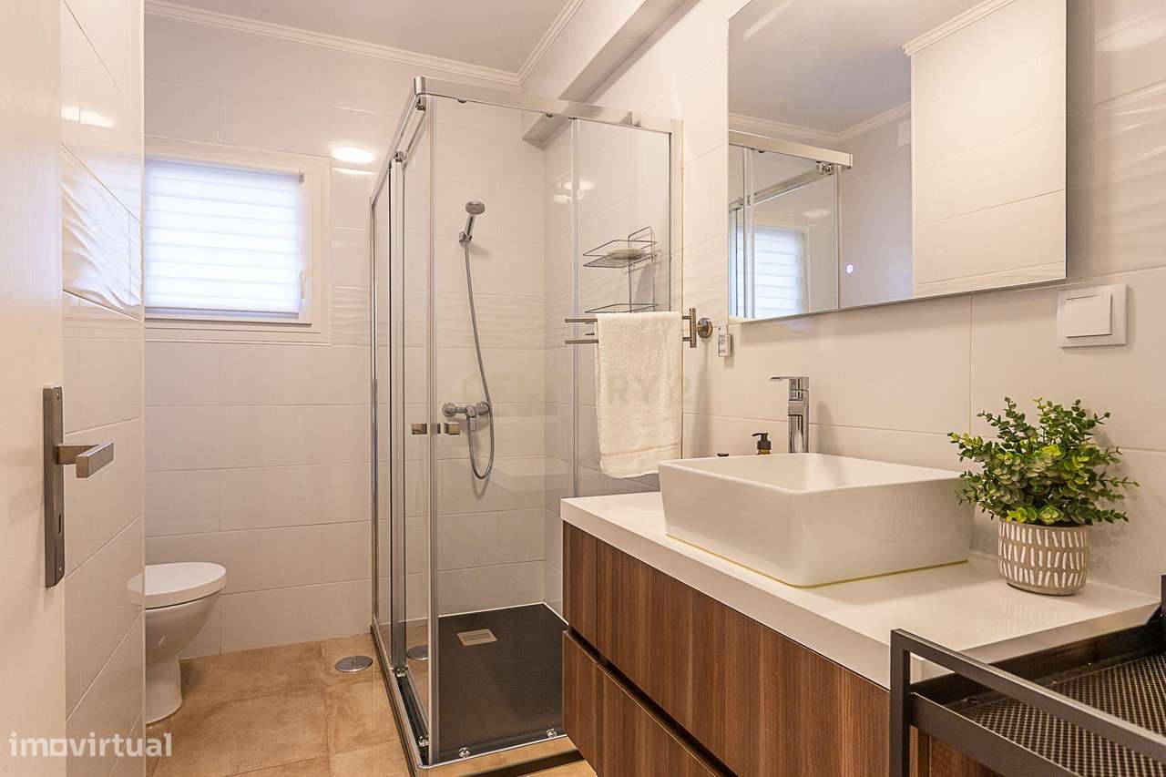 Apartamento T4 transformado em T3 no Centro de Alverca - Grande imagem: 5/31
