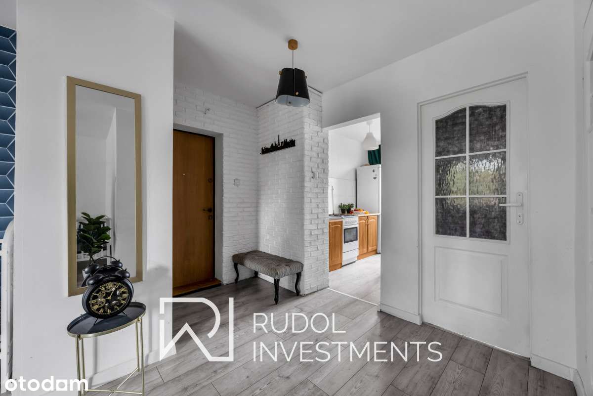 Południowy balkon, Metro-7