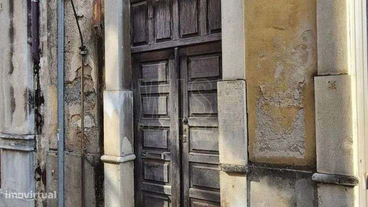 PRÉDIO NA BAIXA EM COIMBRA-1