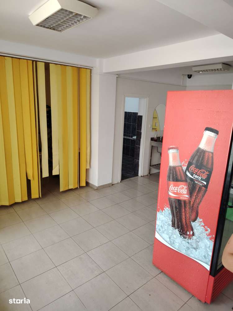 Obcini-Bloc Nou-Spatiu comercial,parter cu vad, 62 mp,pret 700E/luna - Imagine principală: 2/5